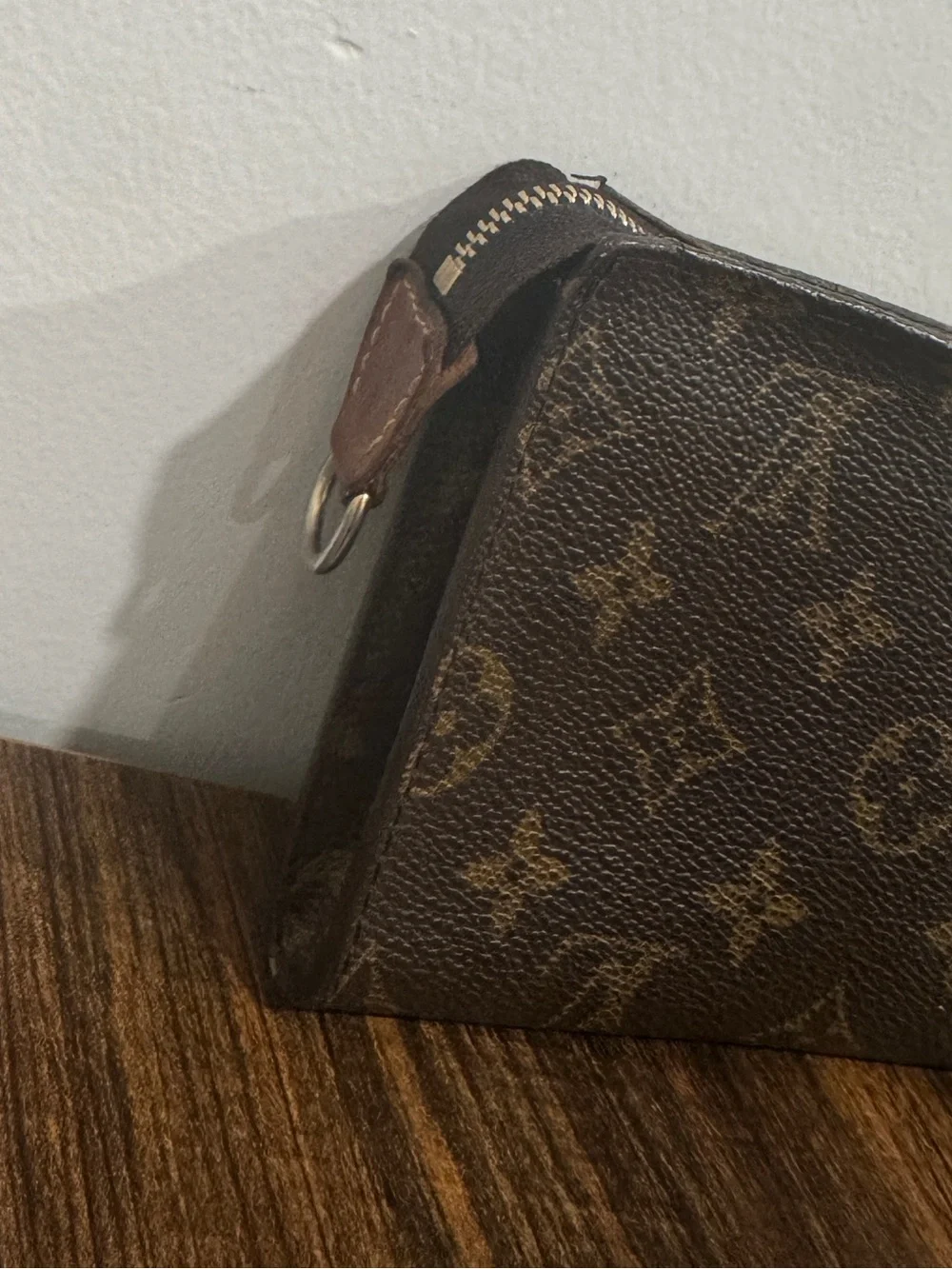 Louis Vuitton bucket pouch